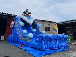 サーフィンウォータースライダー