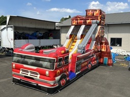 消防車ウォータースライダー