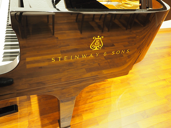 スタインウエイB-211