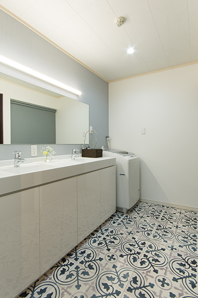 内川の家 奈呉|洗面台