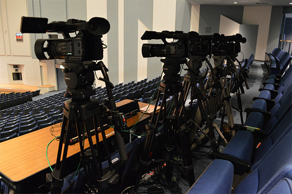 ホールカメラ設置イメージ|ホワイトウエーブプロスタジオ