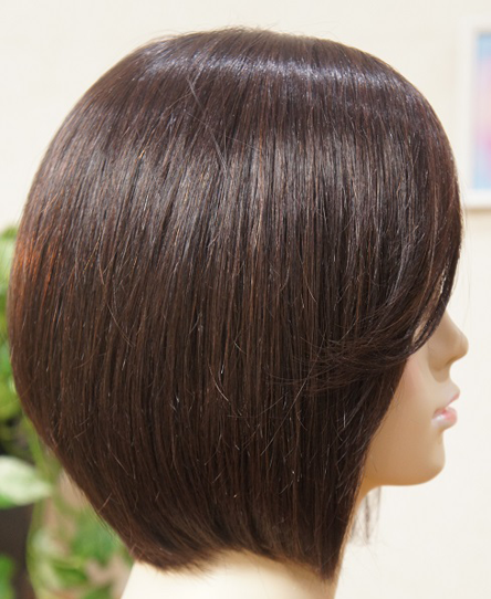 襟足と裾にグラデーションをいれメリハリを出したグラデーションボブ♪