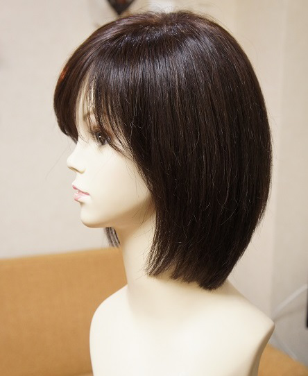 レイヤーボブ 表面にレイヤーを入れたシャープなボブ♪