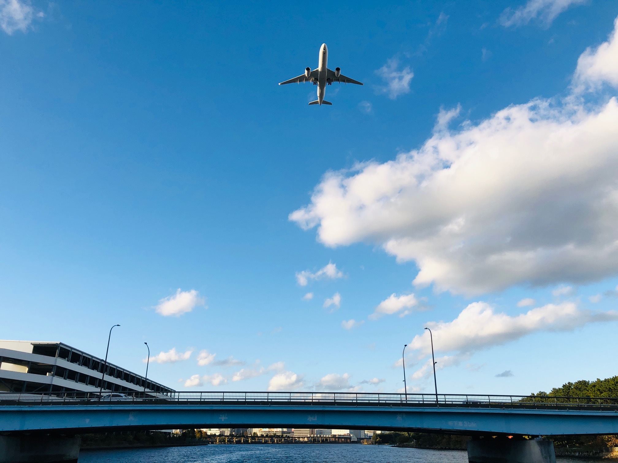 屋形船ドットコムと飛行機