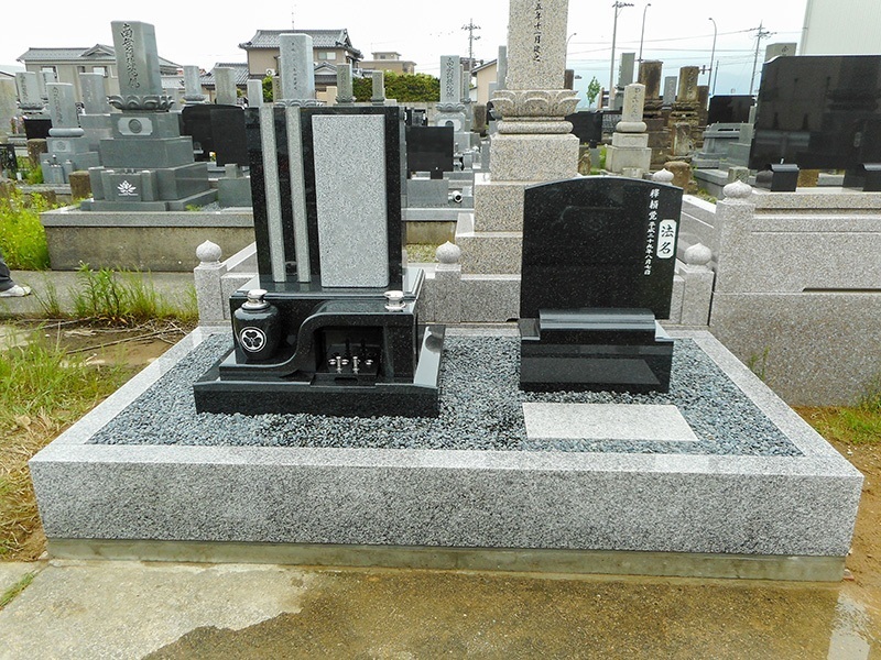 お墓を建てるのに、形や大きさで値段は変わるのですか?