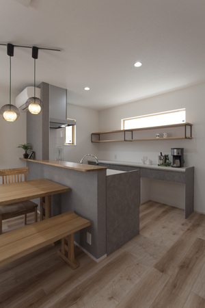 鞍月のいえキッチン