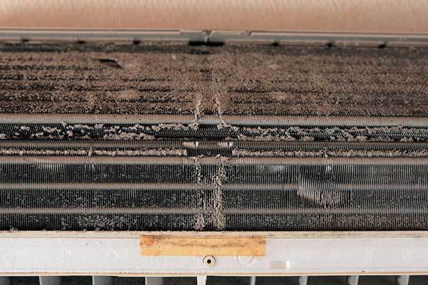 エアコン洗浄前