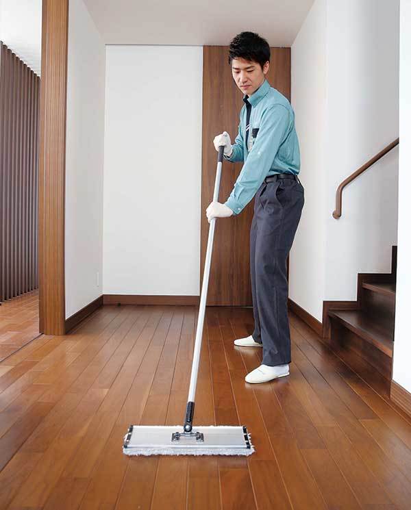 フロアクリーニング