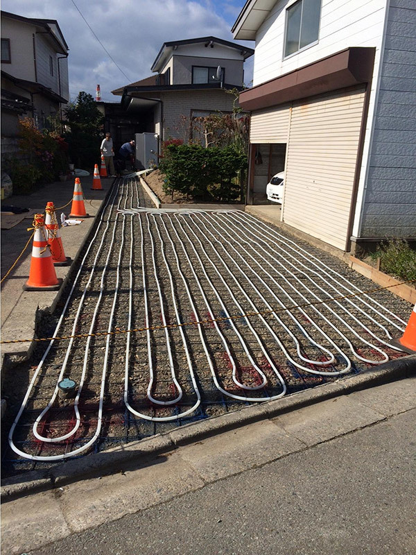 ロードヒーティング 施工中