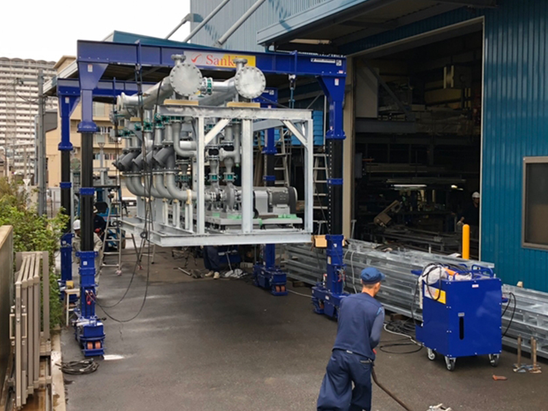 油圧門型リフター