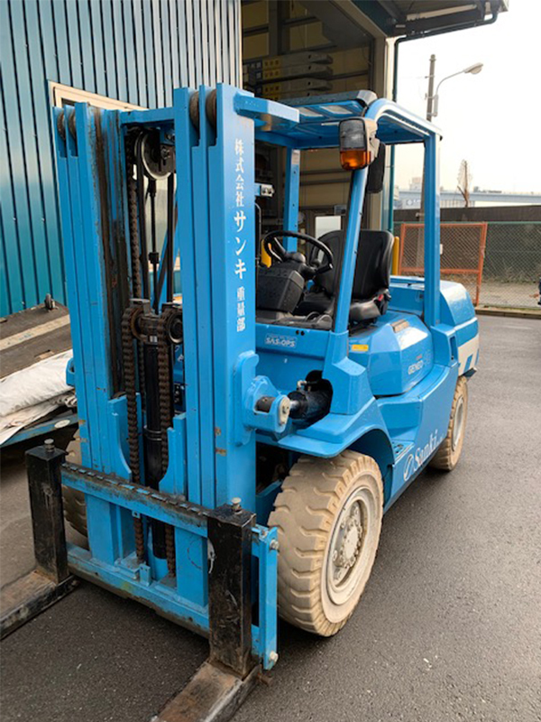 フォークリフト