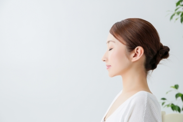 女性 横顔