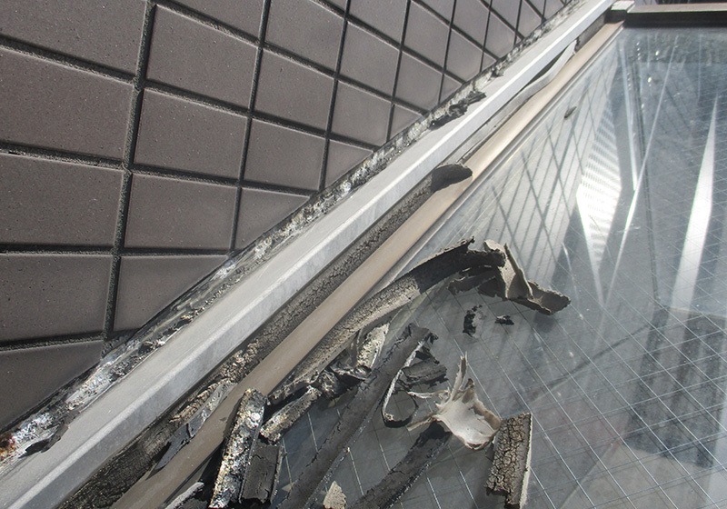 目地コーキングの劣化