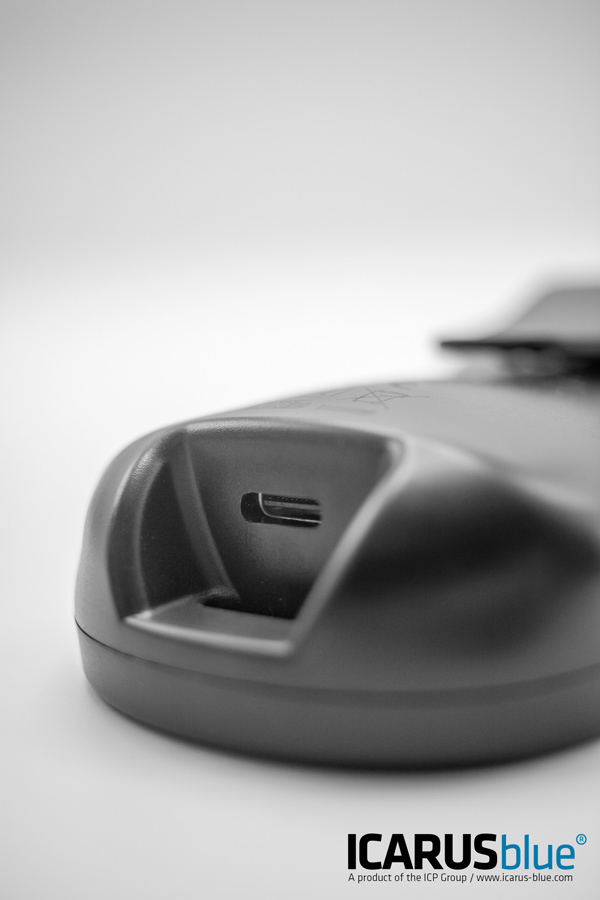 リモコン上部|ICARUSblue