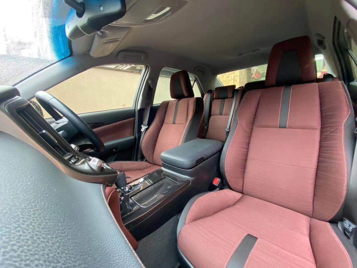 C05E4176-7A60-45A5-A0D7-C200E88F84BC