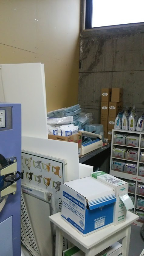 院内倉庫奥Before