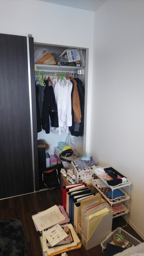 クローゼット1人暮らしBefore