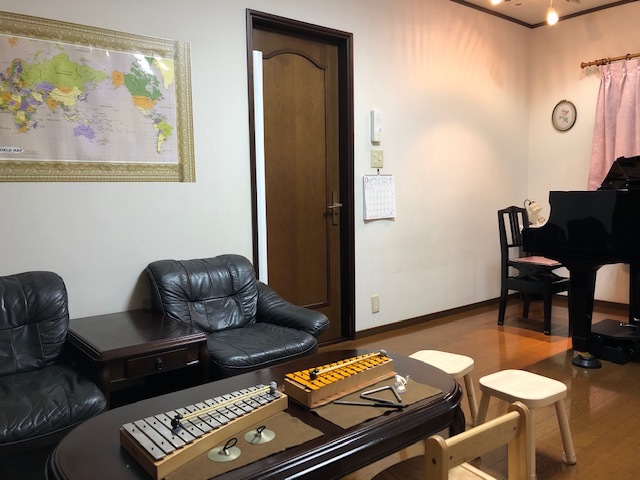 レッスンのお部屋ソファー側