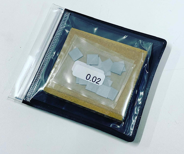 小さな角型シム