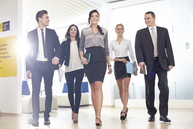 コンサルティング及びリサーチ業務