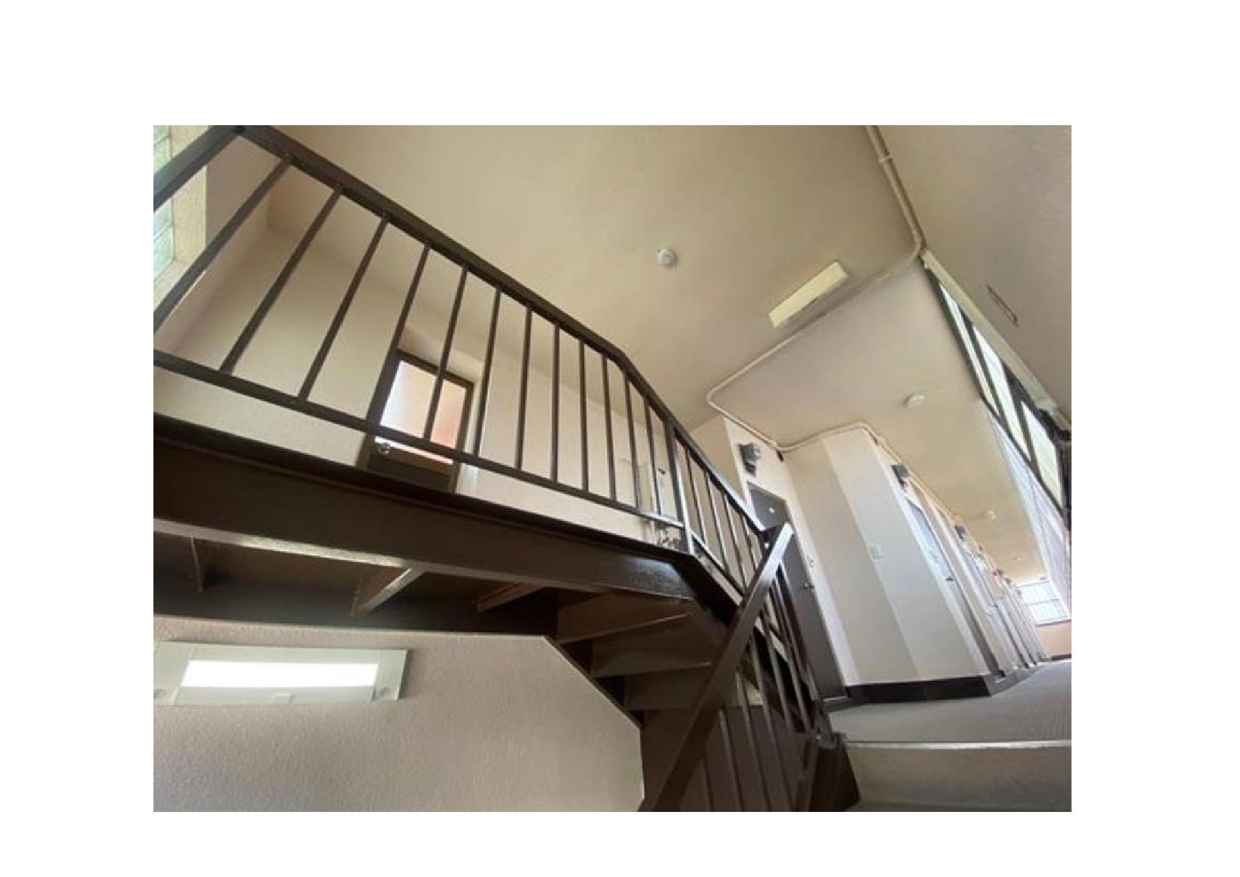 ヴィラ若杉(西院)共用階段_000001