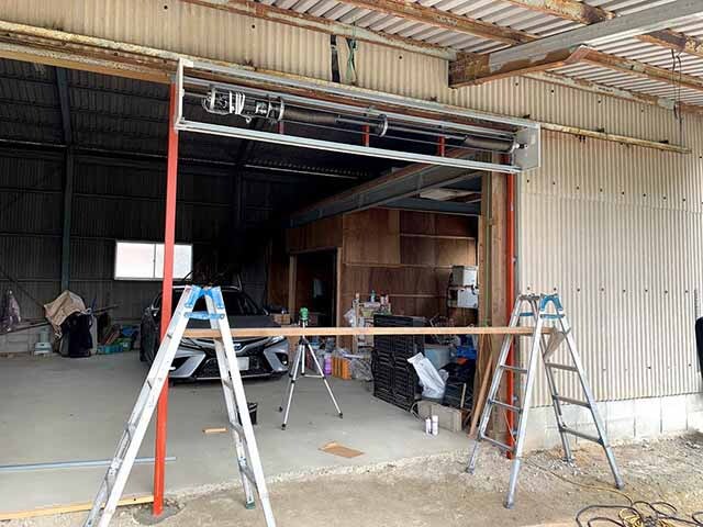 電動シャッター 入口を小さくし、取付