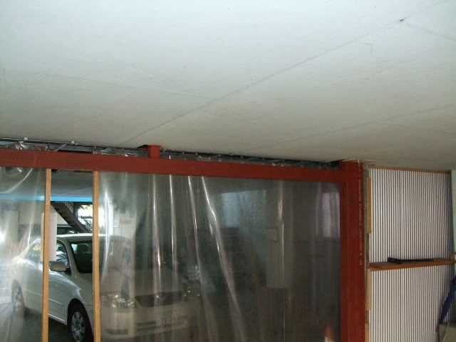 軽量電動ワイドシャッター 鉄骨下地完成