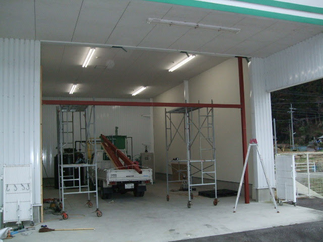 工場取付 シャッターに合わせた骨組み完成