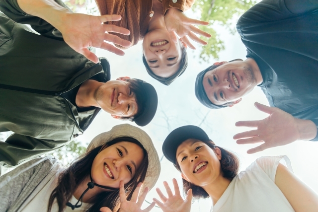 若者が集う都市