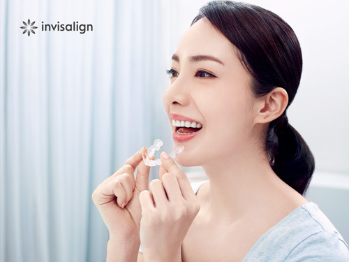 Adult-with-aligner-3
