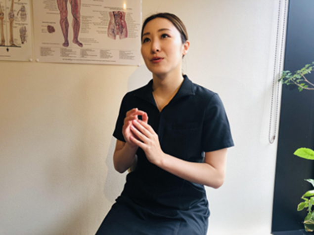 オイルマッサージ_セラピスト