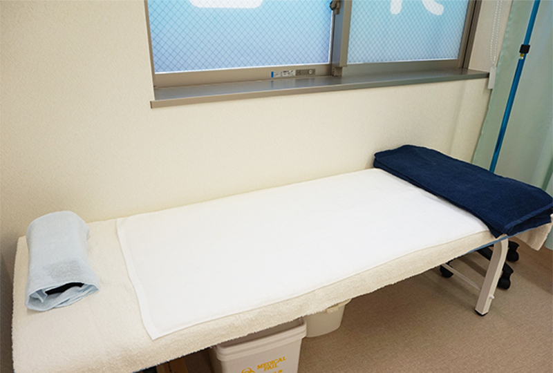 処置ベッド