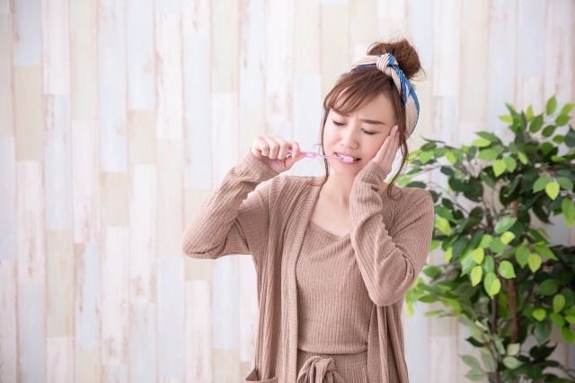 歯周病の症状:以下の症状がある方は、一度検査することをおすすめします。