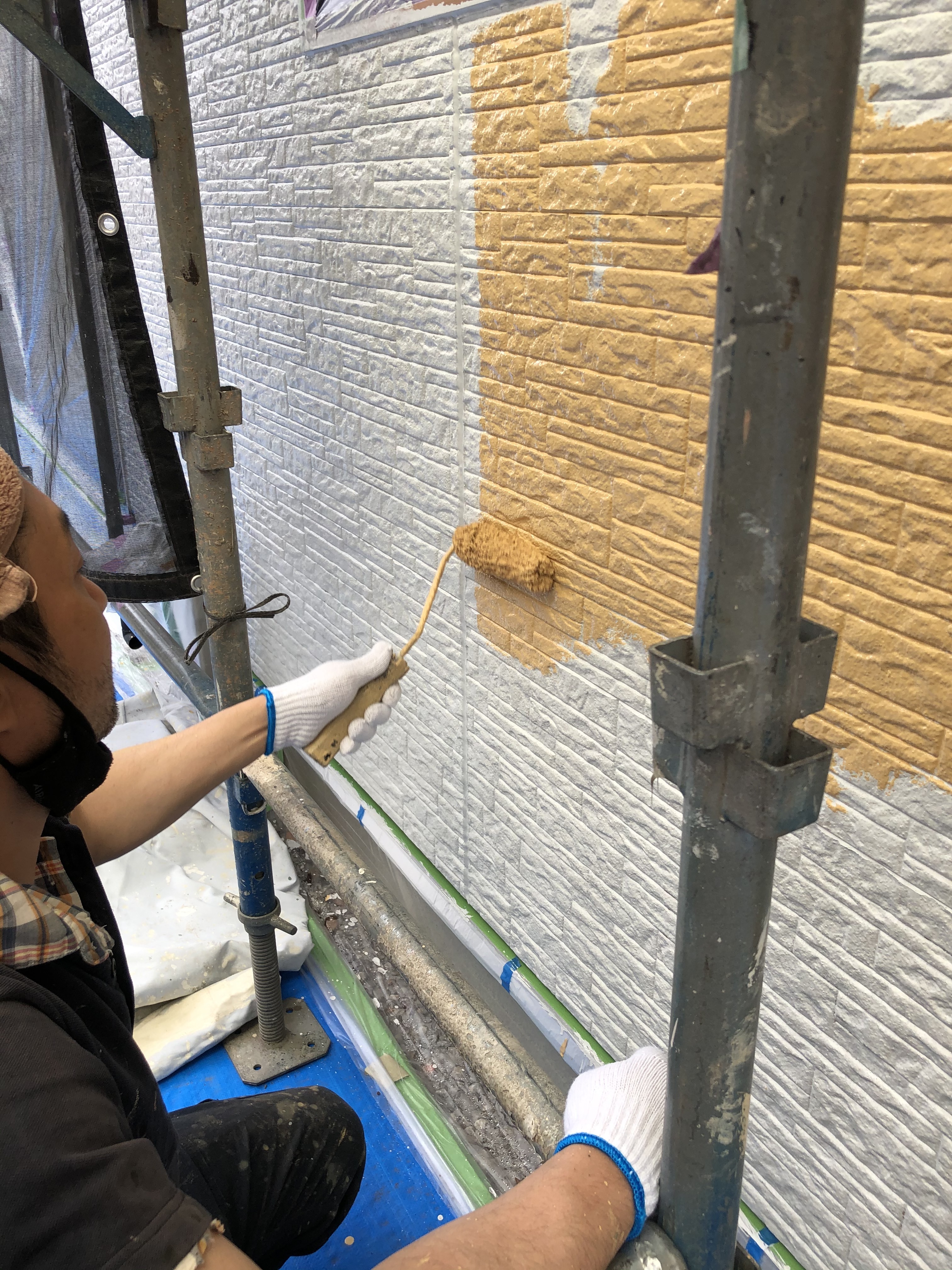 外壁アレスダイナミックMUKIMILD中塗り (5)