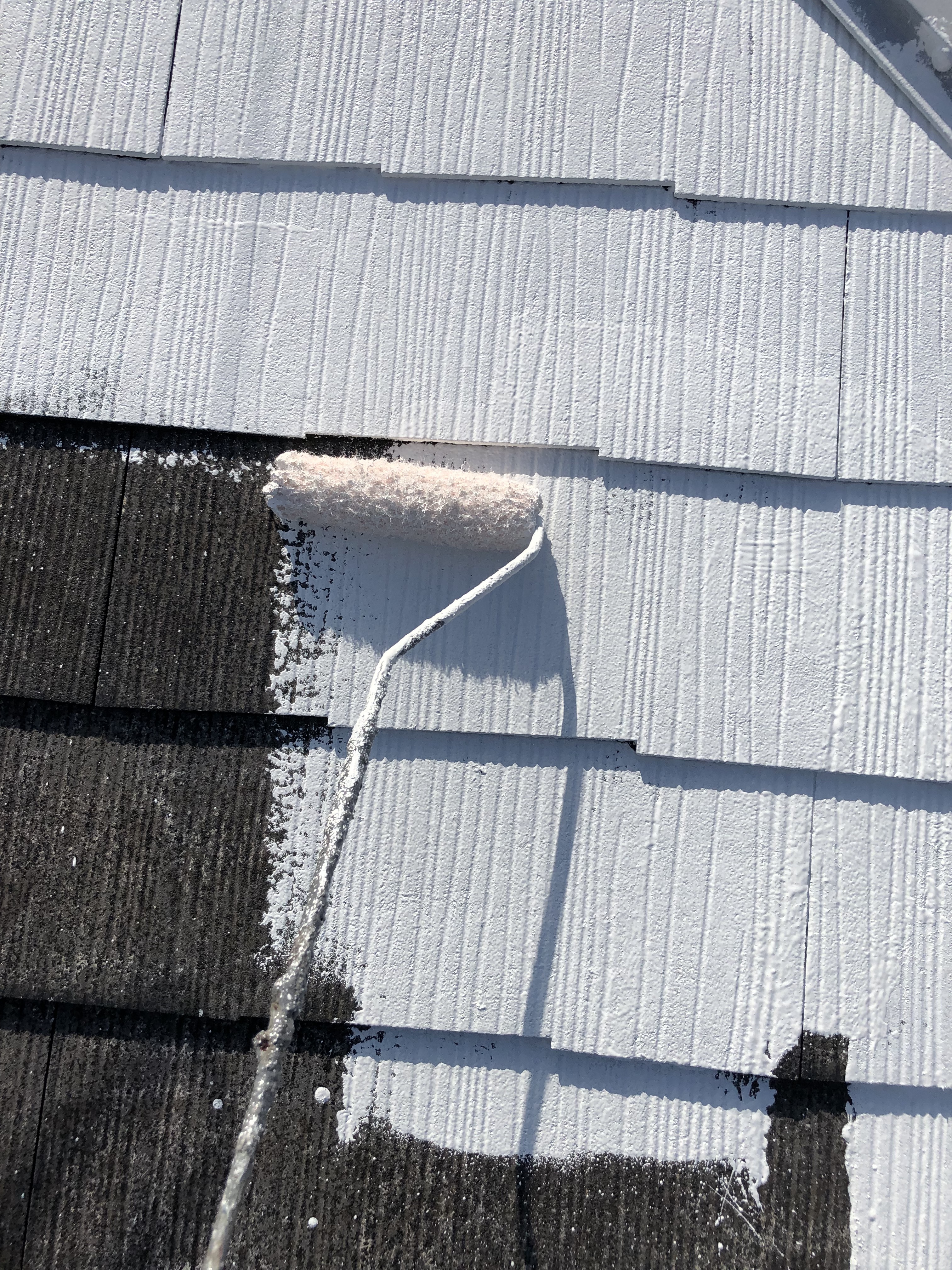 屋根アレスクールシーラー下塗り (3)