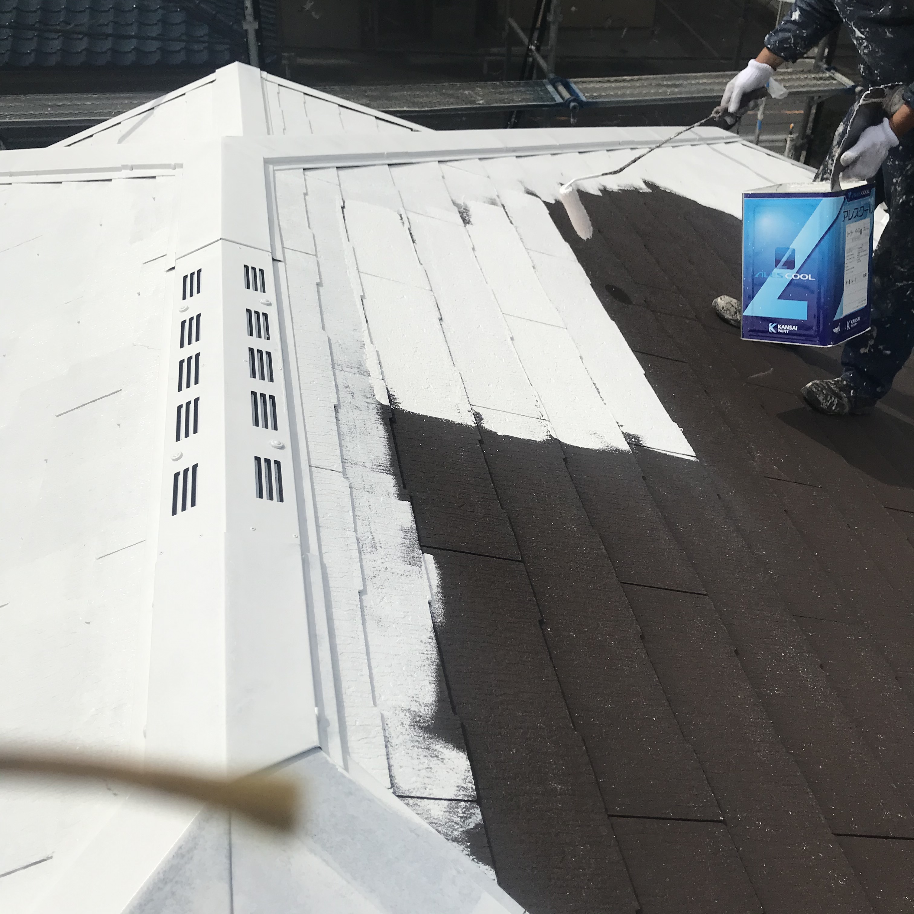 屋根アレスクールシーラー下塗り (16)