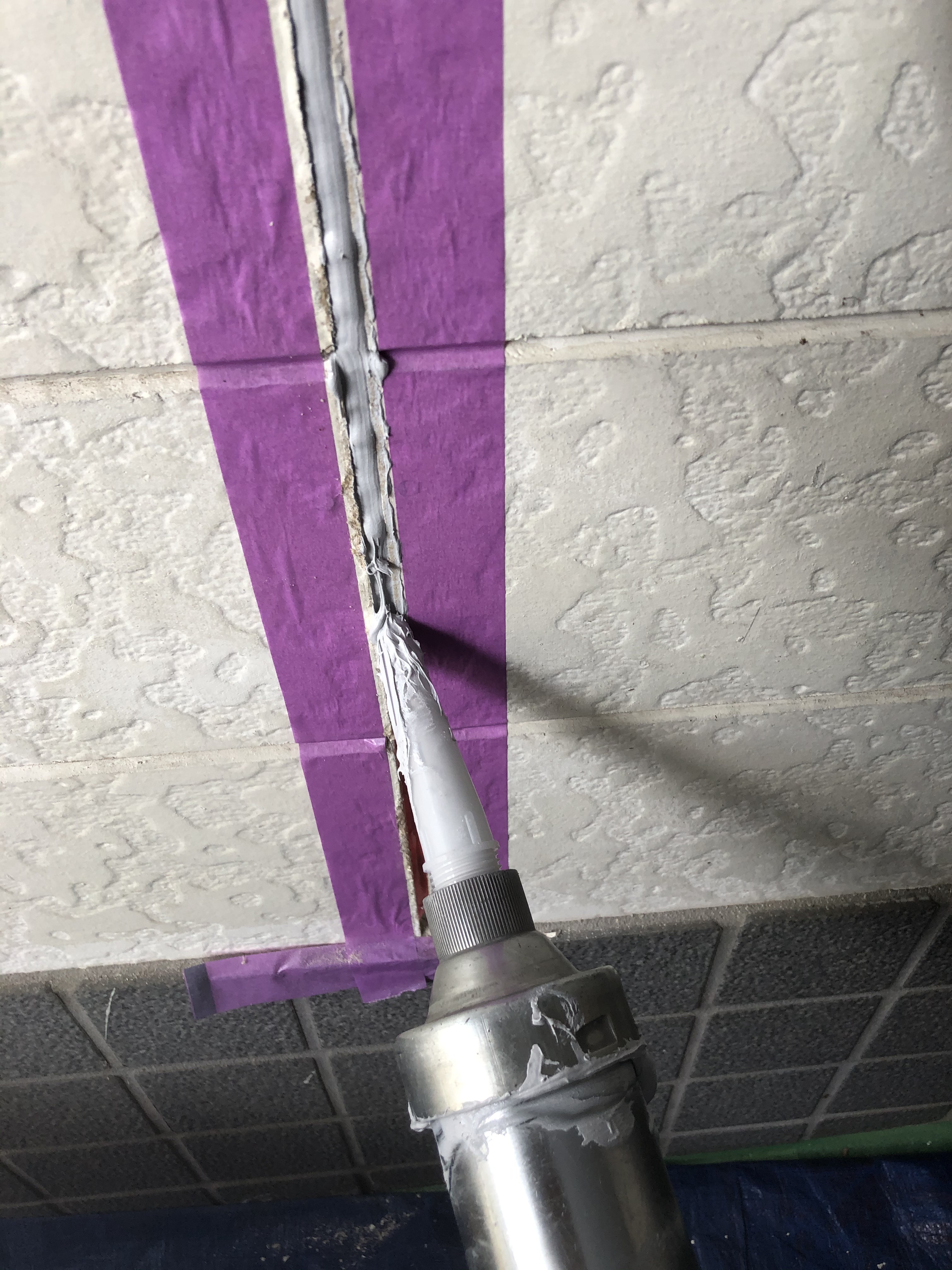 イーリング撤去後変性シリコン打設 (16)