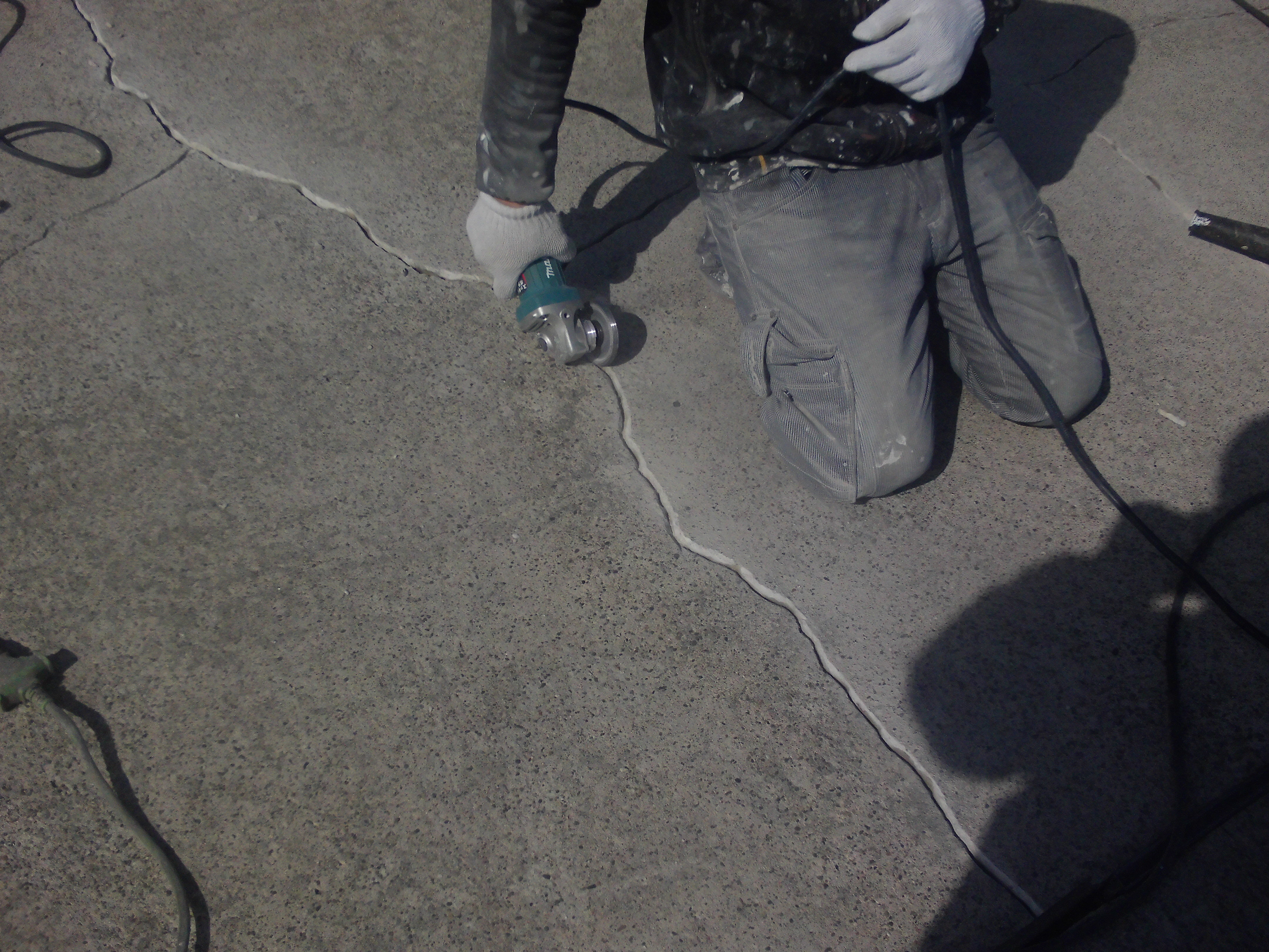 クラックVカット処理 (3)