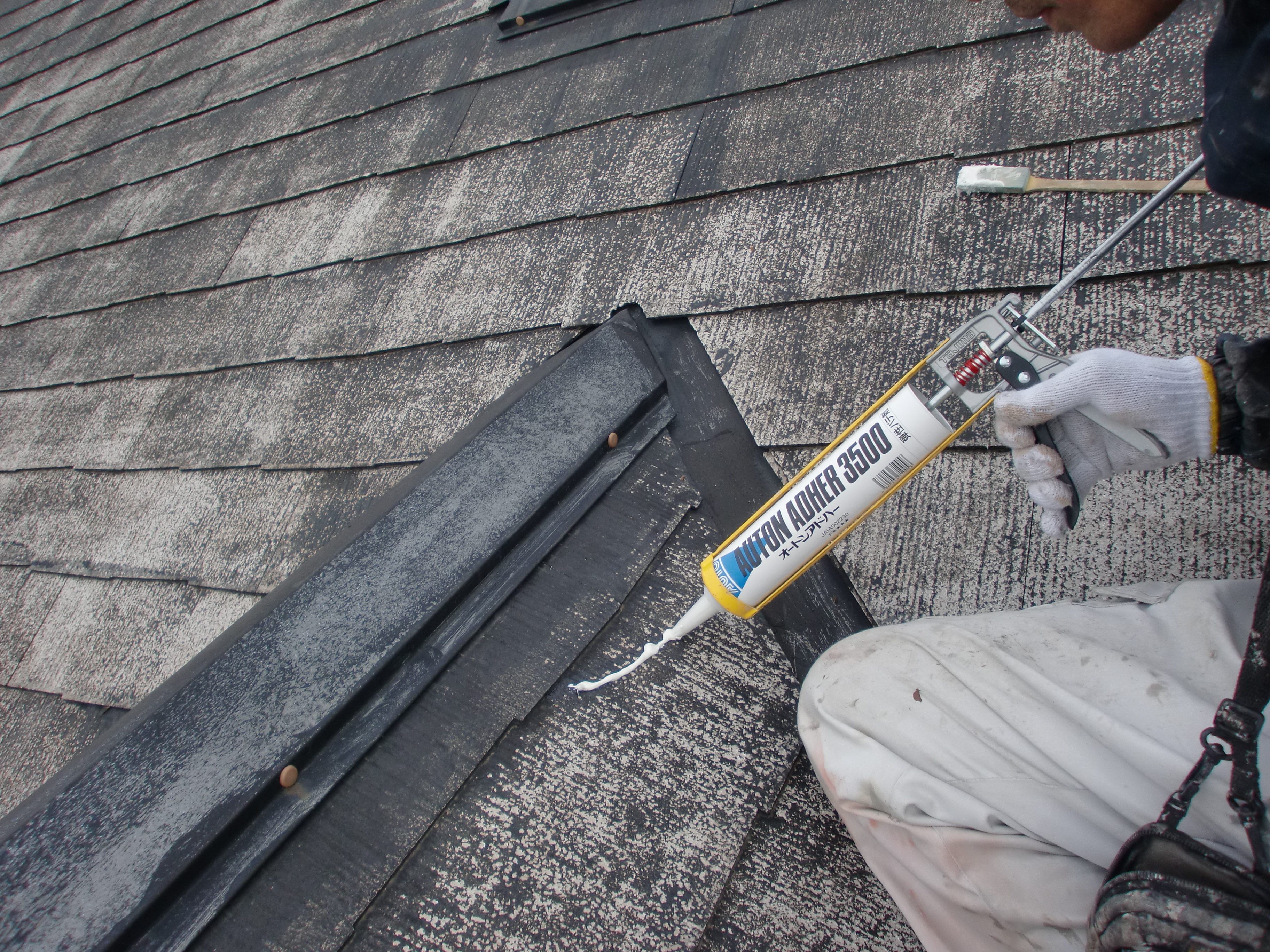 屋根クラックパテ補修 (3)