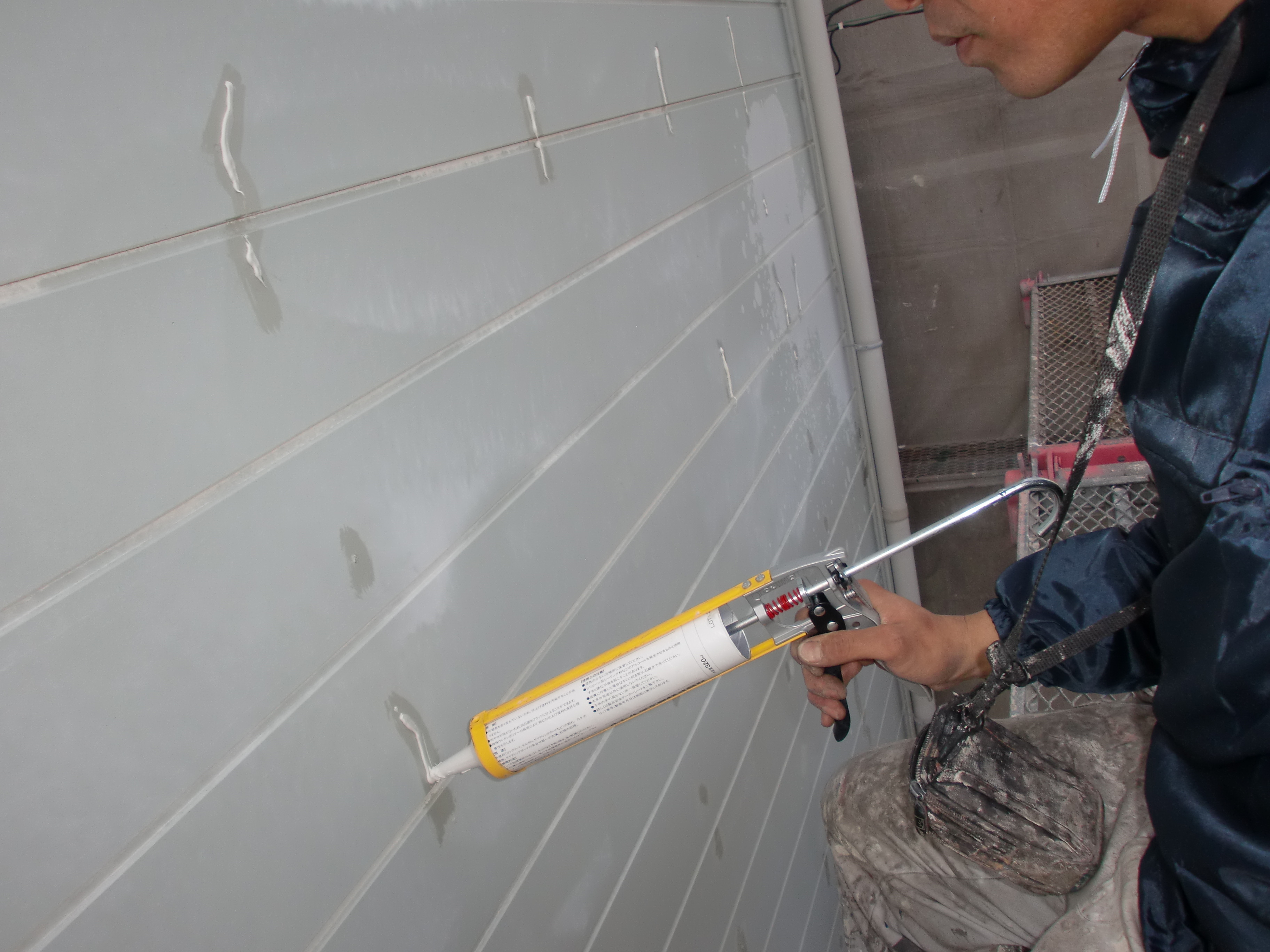 外壁クラックコーキング処理 (17)