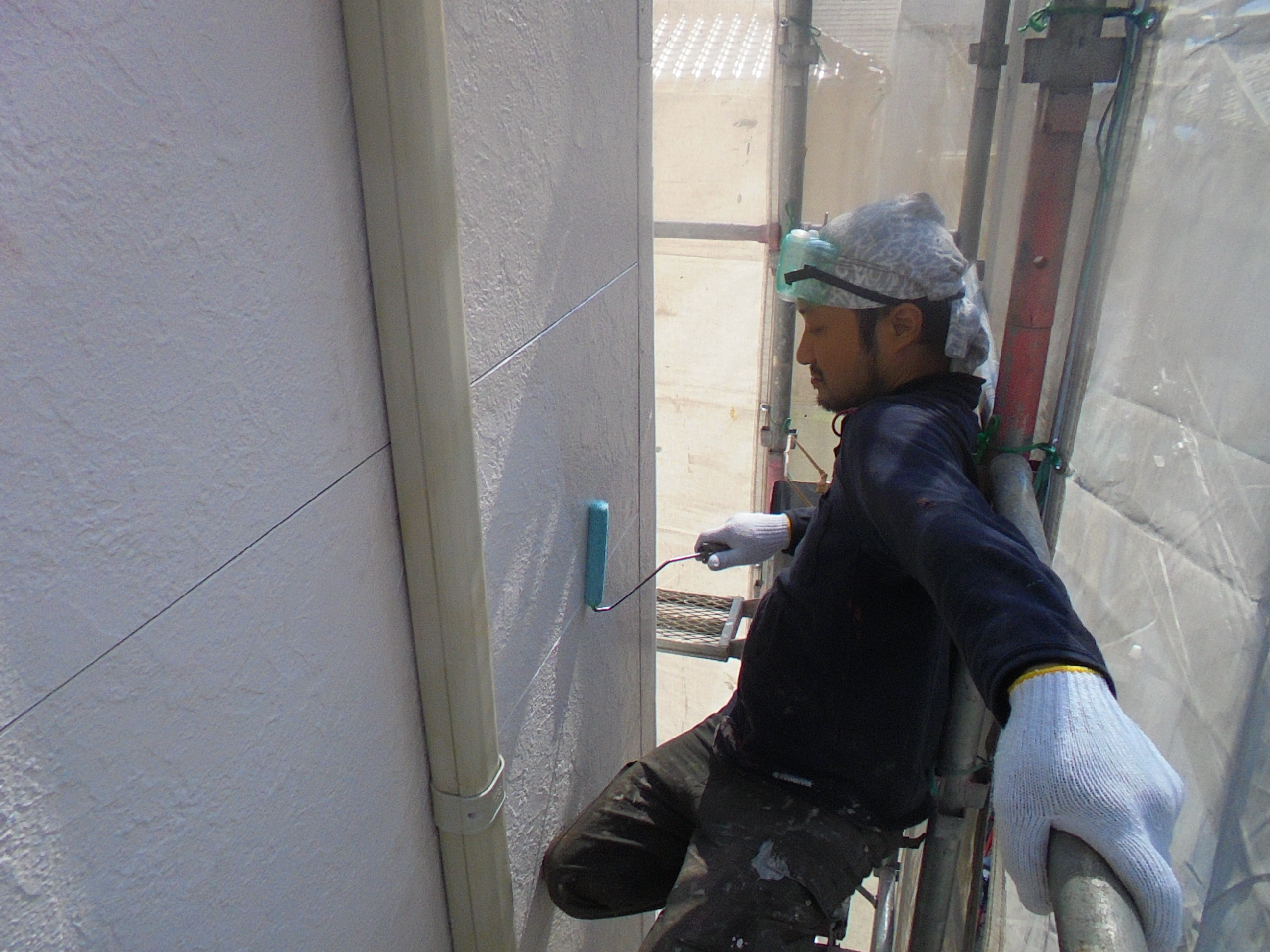 外壁エポMシーラー下塗り (5)