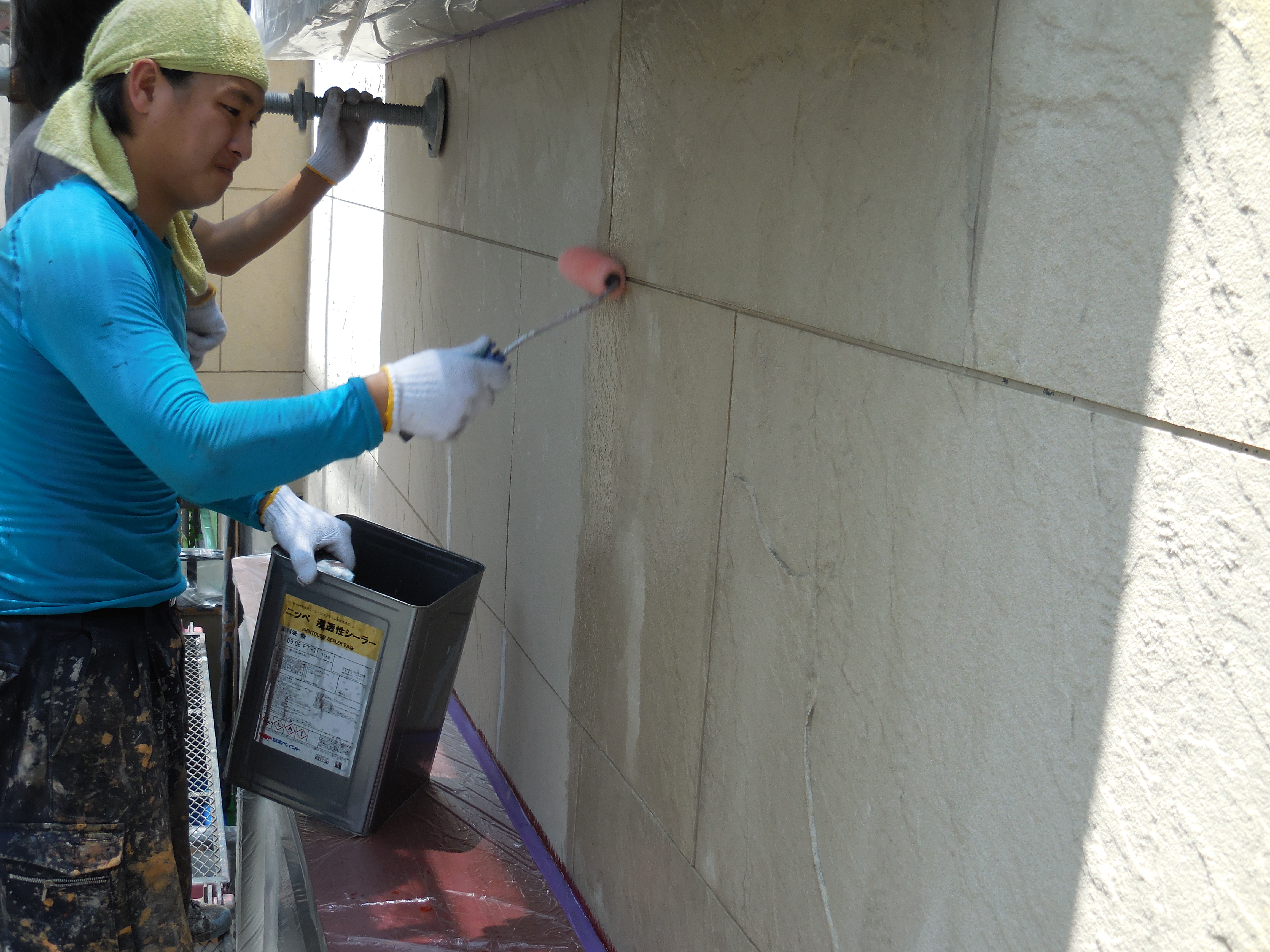 外壁 浸透性シーラー下塗り (12)