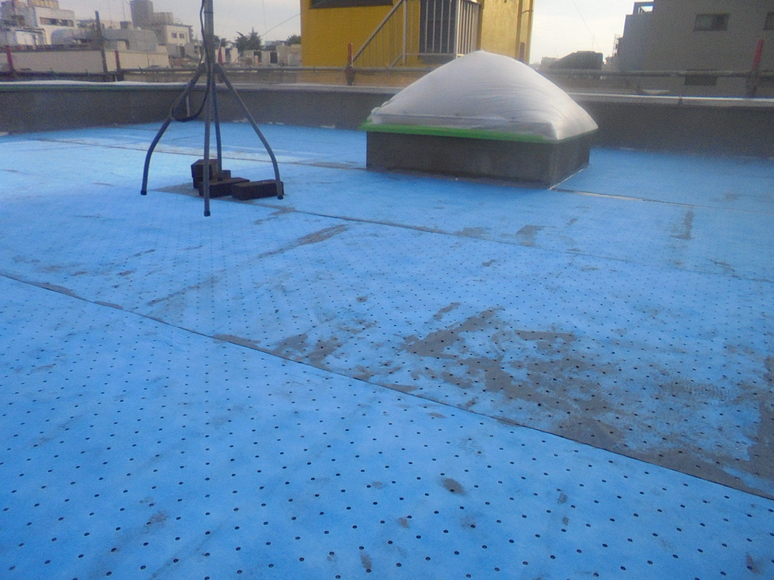 通気シート貼り (1)