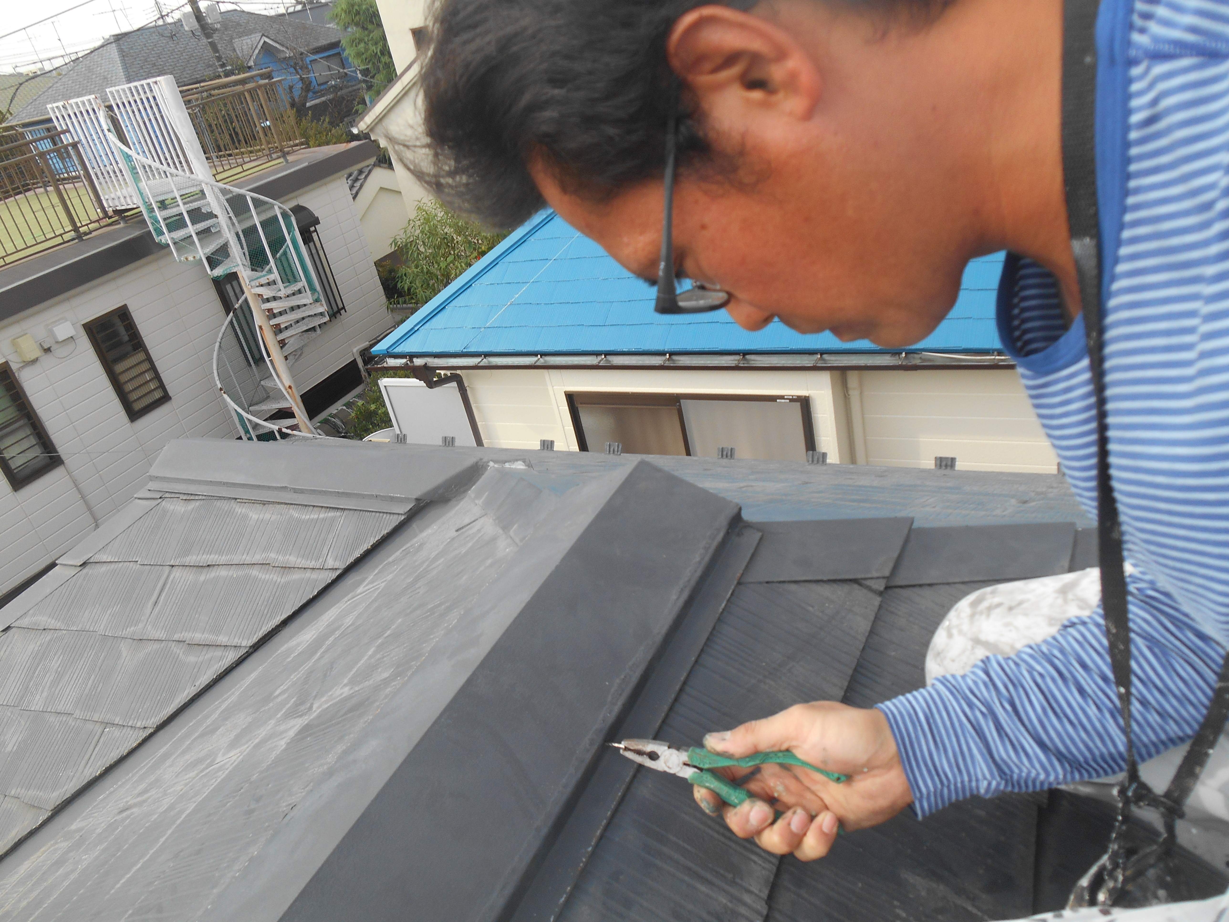 屋根ビス打ち替え (3)
