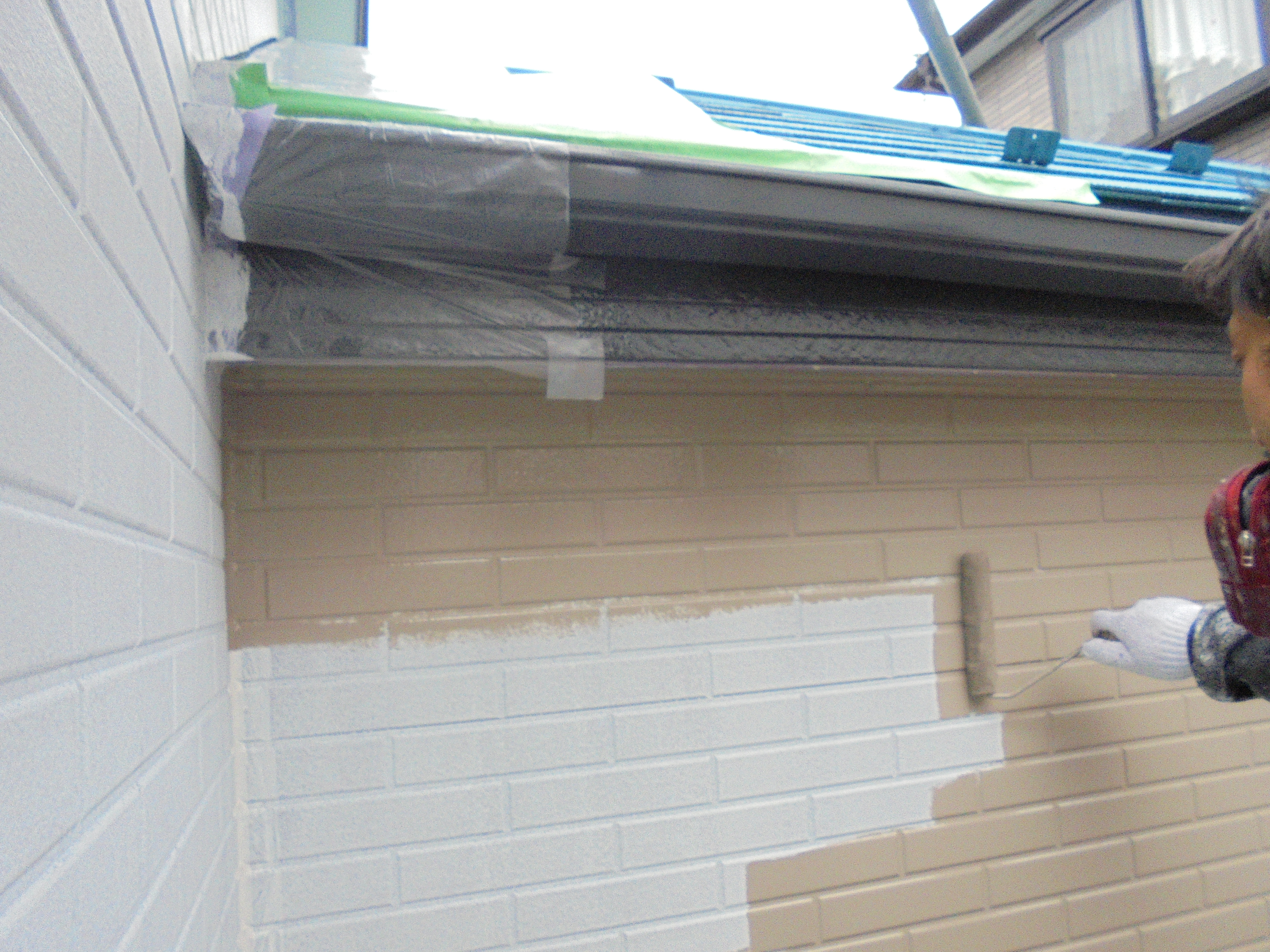 外壁セラMシリコンⅡ中塗り (8)