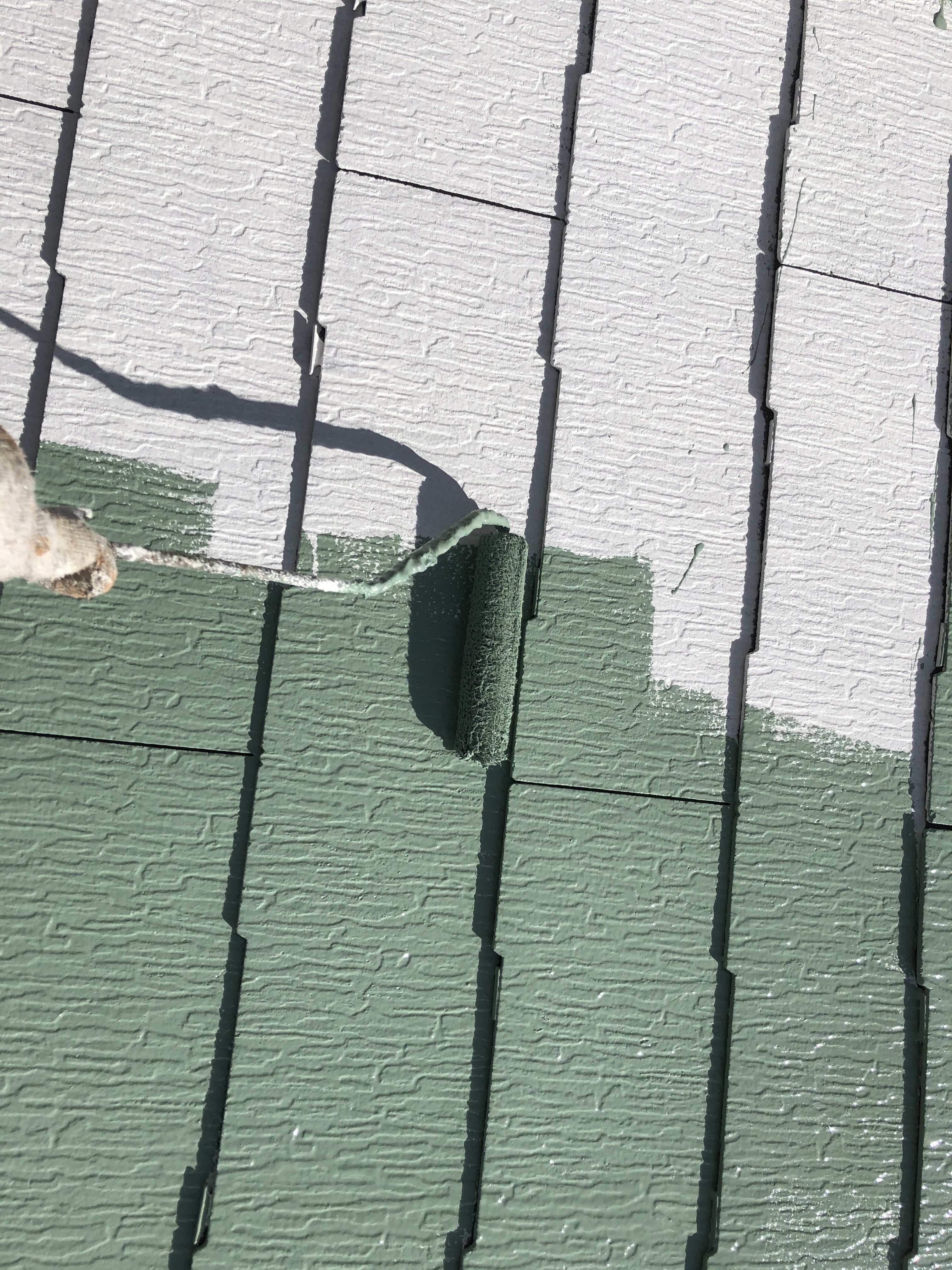 屋根アレスクールSi中塗り (7)