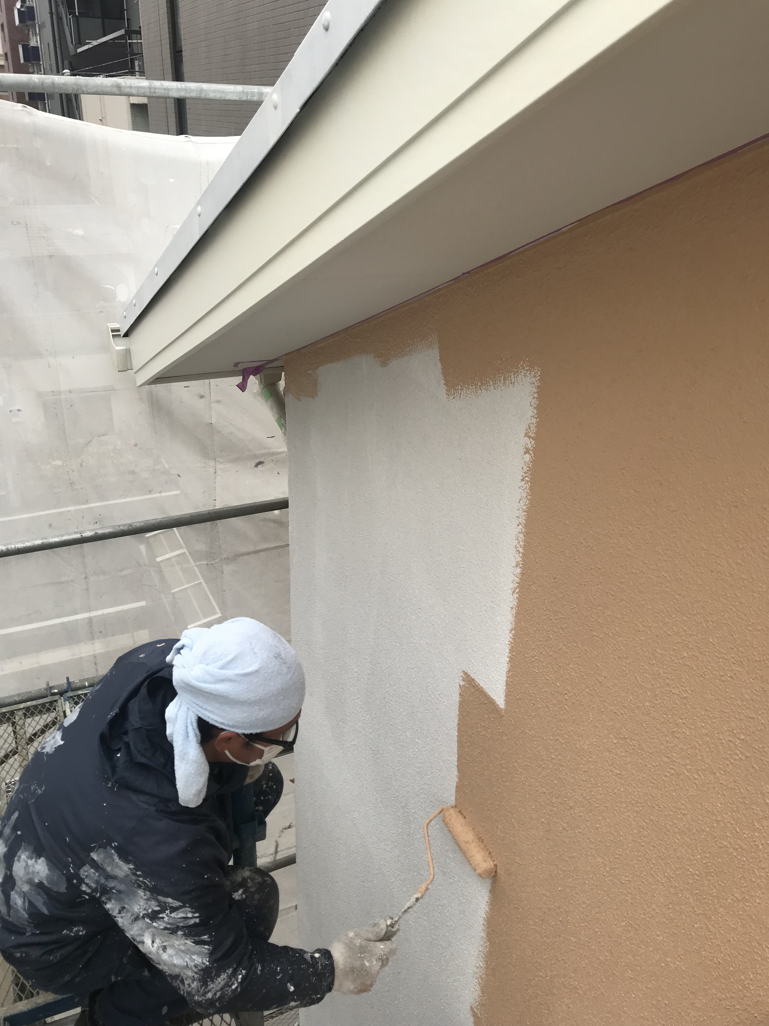 外壁アレスアクアシリコン中塗り (14)