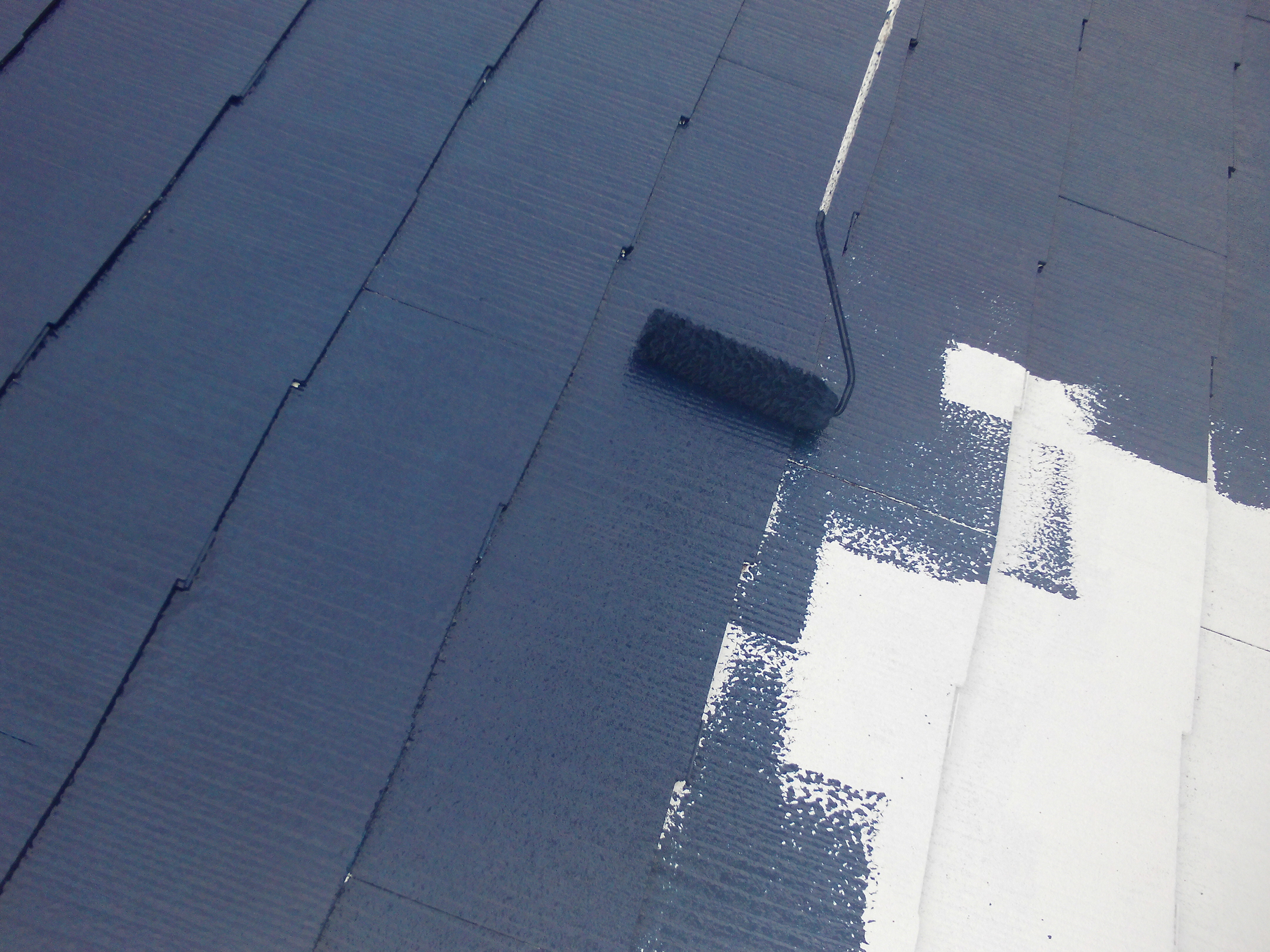 屋根シリコン中塗り (6)