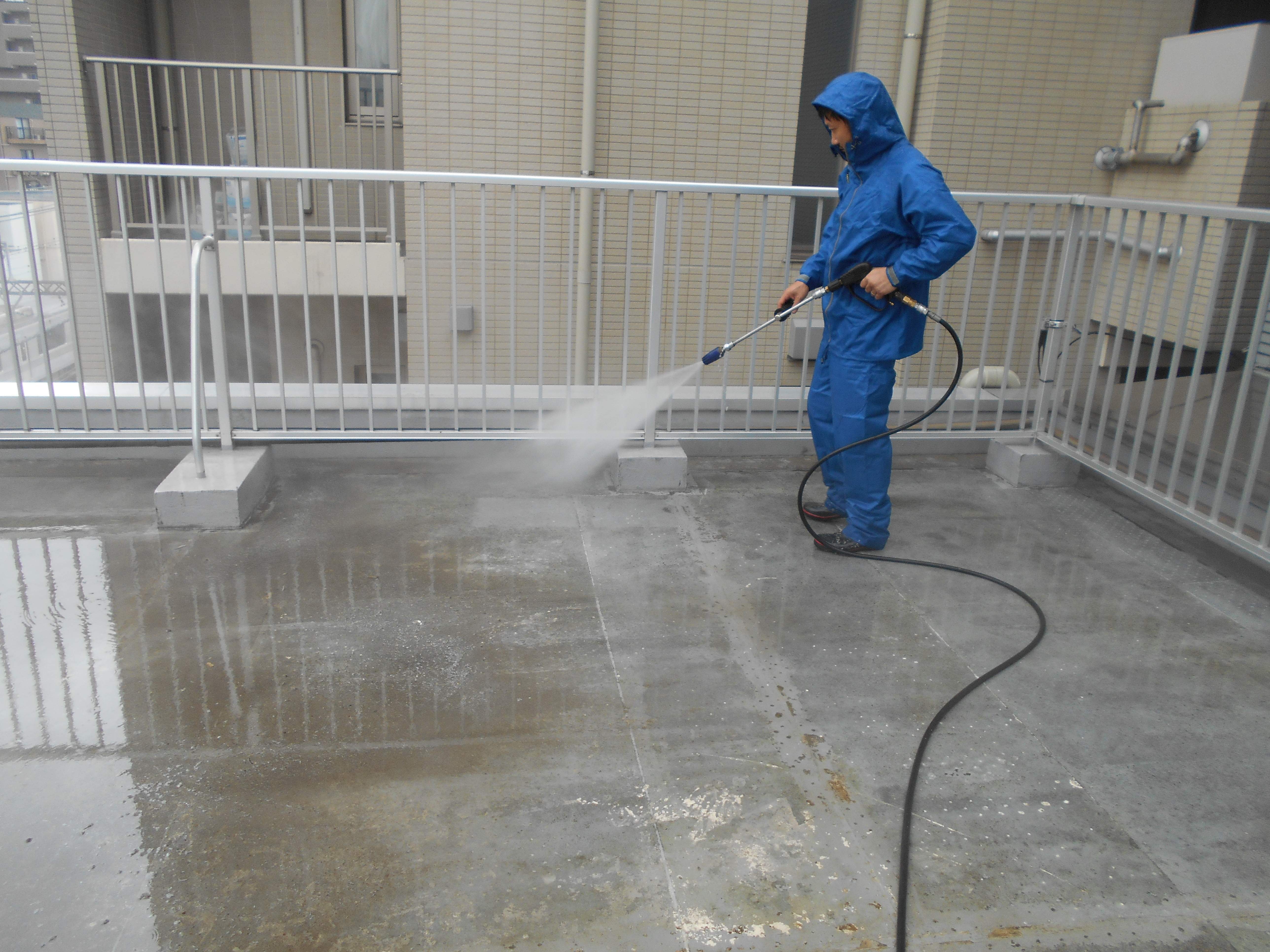 床面高圧洗浄 (8)