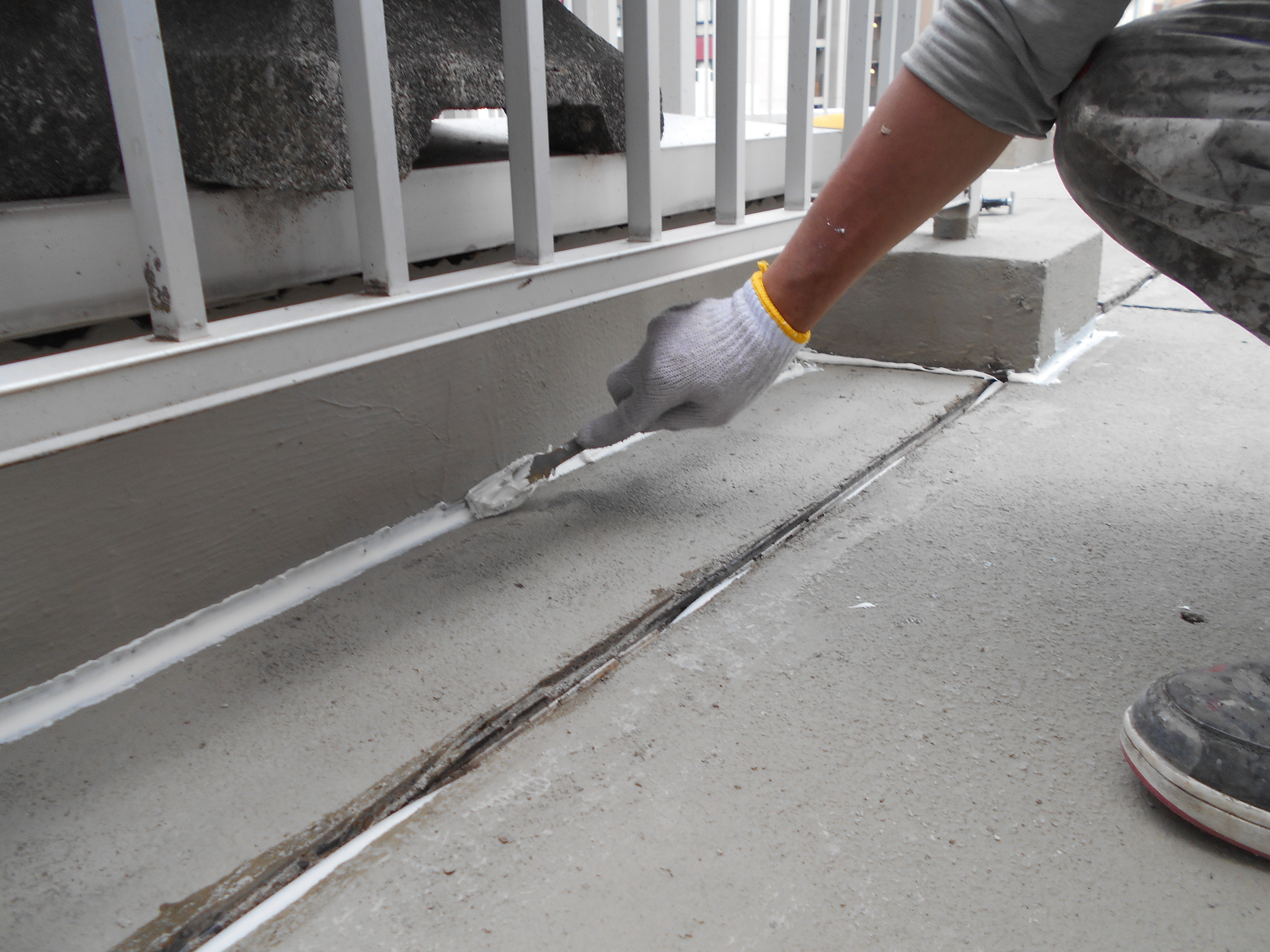 入隅部シーリング防水 (1)